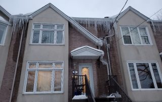 Problème de barrage de glace sur la toiture, Longueuil